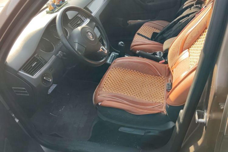 大众 宝来 2015款 质惠版 1.6L 手动时尚型中控内饰19