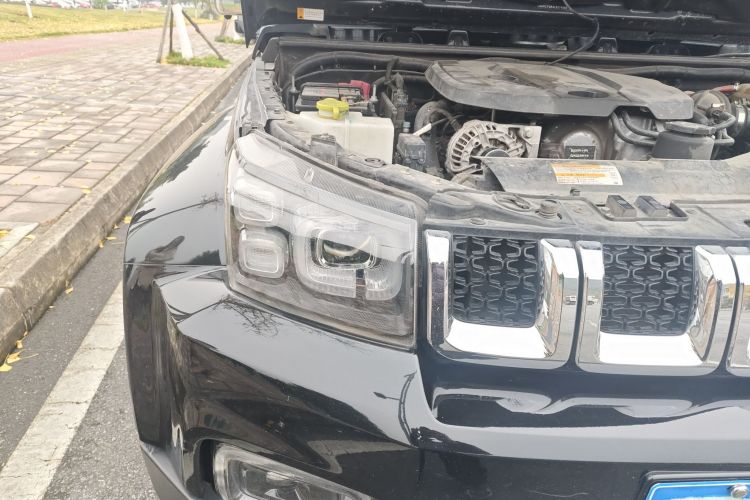 北京越野 北京BJ40 2019款 PLUS 2.3T 自动四驱尊享版 国VI车身外观8