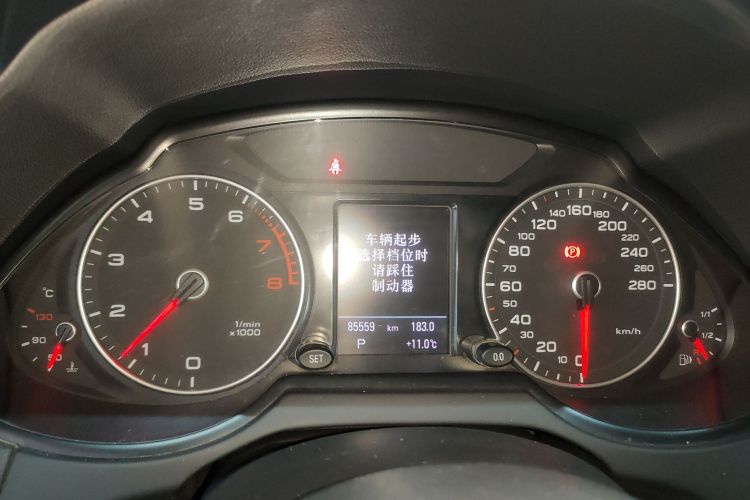 奥迪Q5 2017款 Plus 40 TFSI 技术型中控内饰14