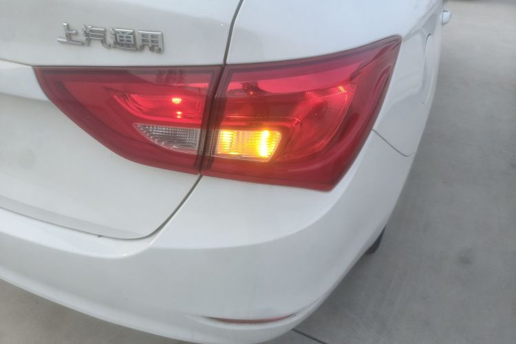 别克 英朗 2017款 15N 手动进取型车身外观9