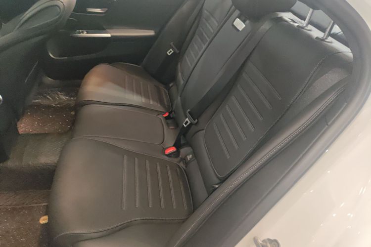 奔驰C级 2023款 改款 C 260 L 运动版中控内饰21