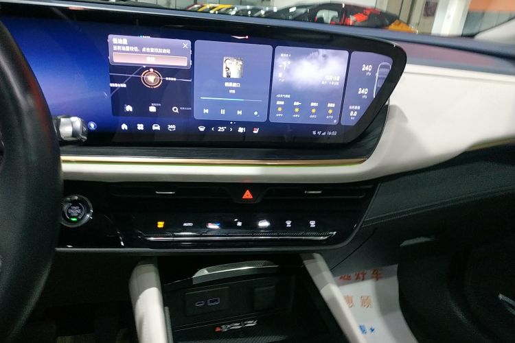 别克 2024款 昂科威Plus 四驱Avenir艾维亚中控内饰16