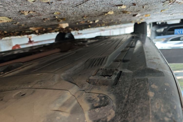 奔驰C级 2022款 改款 C 200 L 运动版局部细节9001