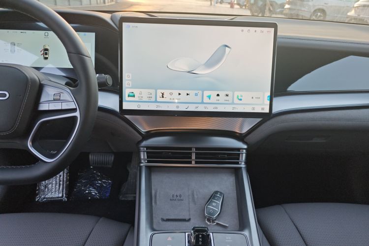 比亚迪 海豹07 DM-i 2025款 智驾版 DM-i 1.5L 125km 尊贵型中控内饰16