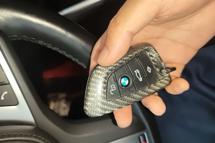 宝马3系 2022款 改款 325i M运动套装中控内饰11