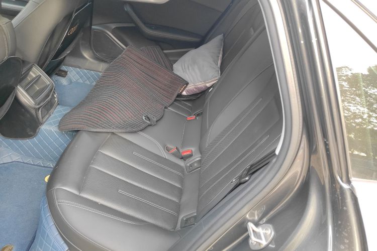 奥迪A4L 2020款 40 TFSI 时尚致雅型中控内饰21