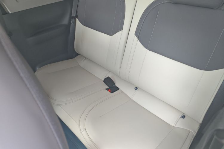 吉利银河 2024款 200km 熊猫骑士中控内饰21