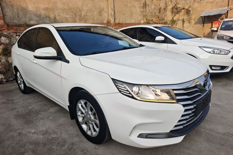 东南A5翼舞 2019款 1.5L 手动翼豪版 国VI车身外观3