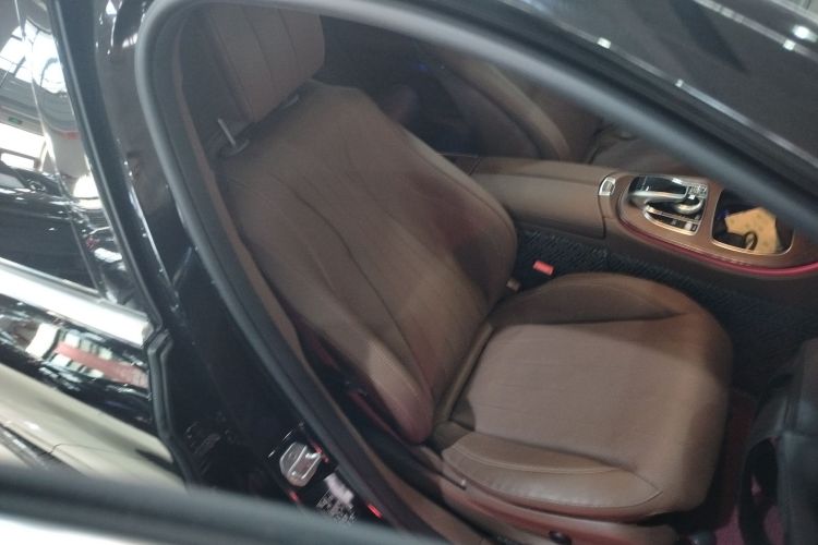 奔驰E级 2018款 改款 E 200 L局部细节41