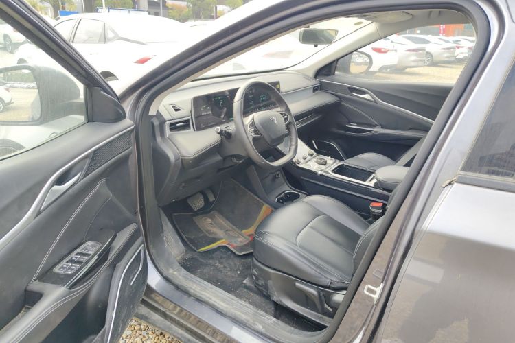 哪吒汽车 2023款 哪吒U-Ⅱ 400 U秀版 磷酸铁锂中控内饰20