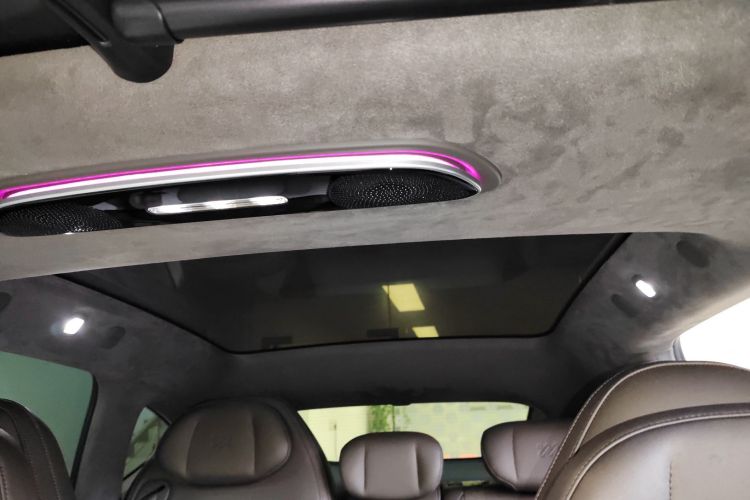 智己汽车 智己LS7 2023款 100kWh Pro四驱版中控内饰22