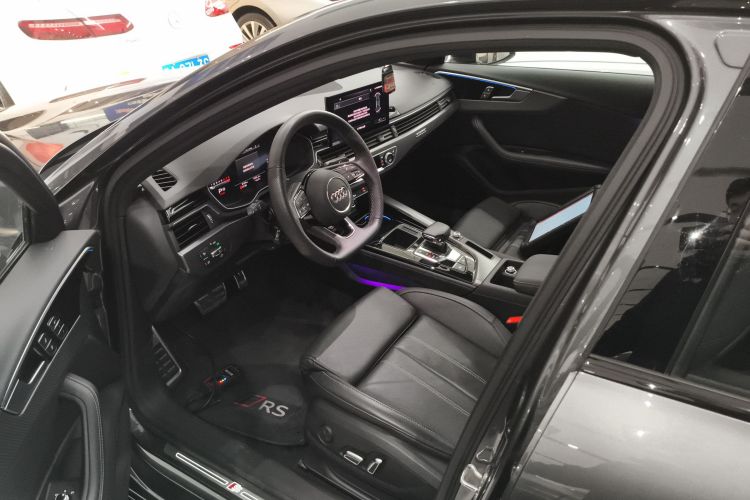 奥迪A4L 2024款 40 TFSI quattro RS套件燃速型中控内饰7003