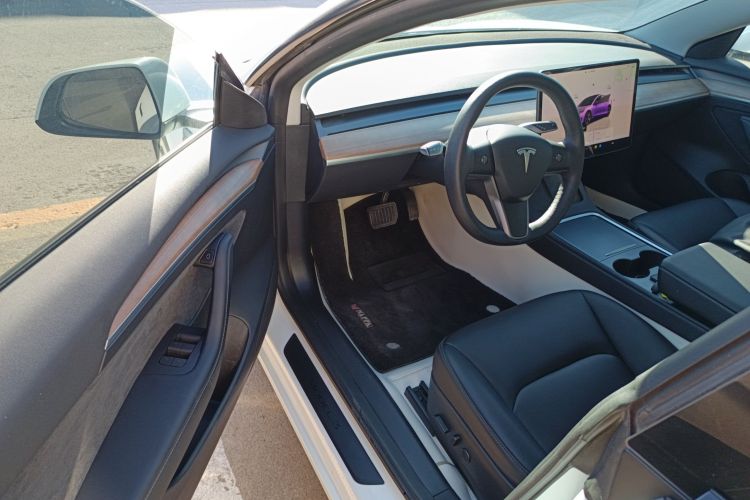 特斯拉 Model 3 2022款 后轮驱动版中控内饰7003