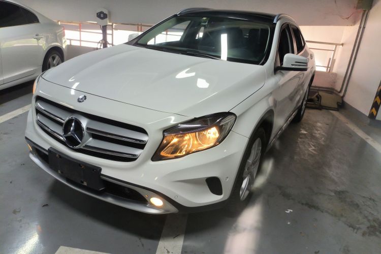 奔驰GLA 2015款 GLA 200 动感型车身外观1