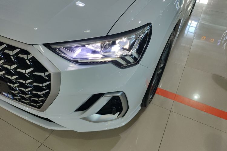 奥迪Q3 2024款 40 TFSI 时尚动感型车身外观36