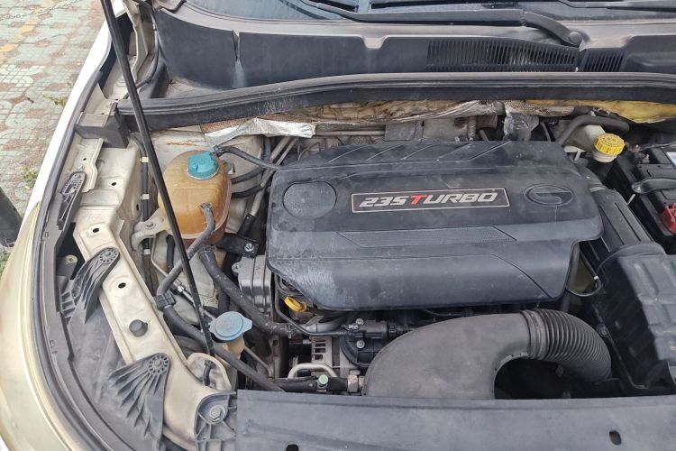 广汽传祺 传祺GS4 2016款 235T G-DCT豪华版机舱底盘25