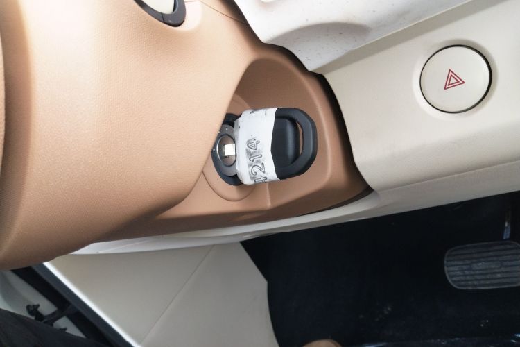 五菱汽车 宏光MINIEV 2024款 第三代 215km 青春版中控内饰11