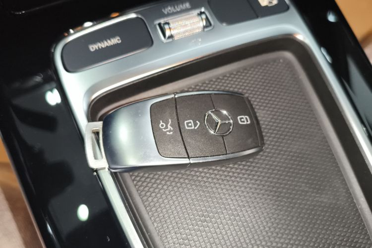 奔驰A级 2025款 A 200 L 时尚型中控内饰7001