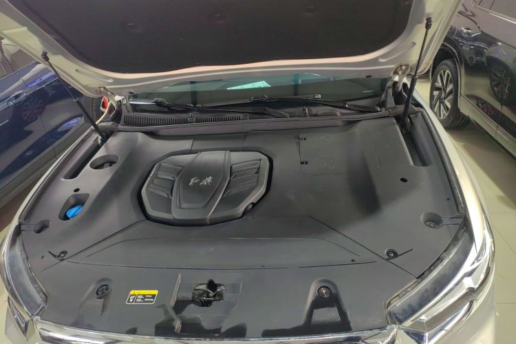 红旗HS5 2022款 改款 2.0T 智联旗领四驱版机舱底盘24