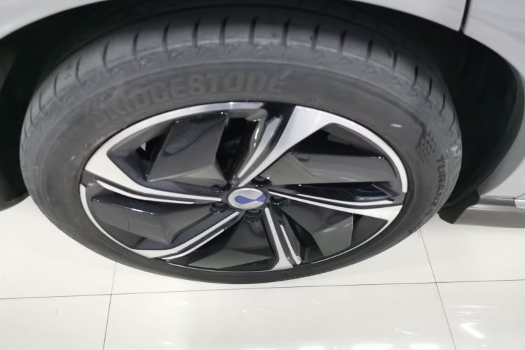 腾势N7 2023款 长续航性能Max版车身外观6008