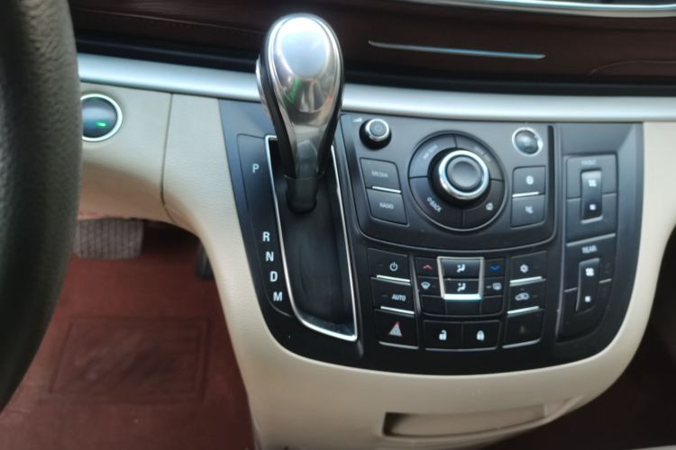 别克GL8 2018款 28T 舒适型 国VI局部细节18