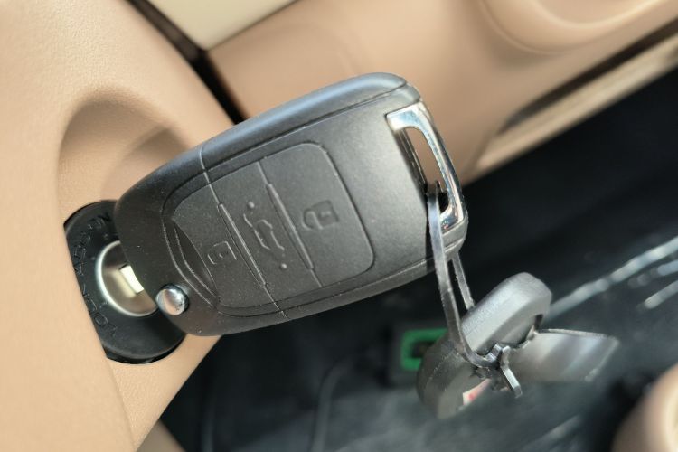 五菱汽车 宏光MINIEV 2025款 四门版 进阶款中控内饰11