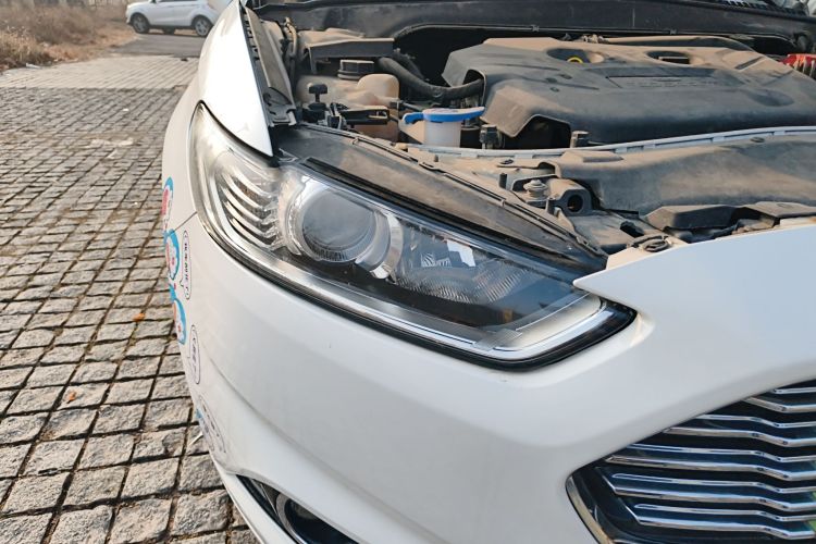 福特 蒙迪欧 2013款 2.0L GTDi200时尚型车身外观8