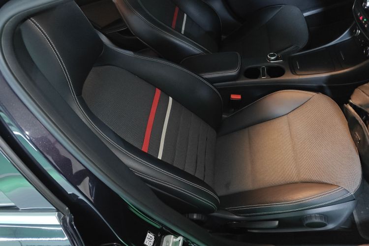 奔驰A级(进口) 2013款 A 180 时尚型局部细节41