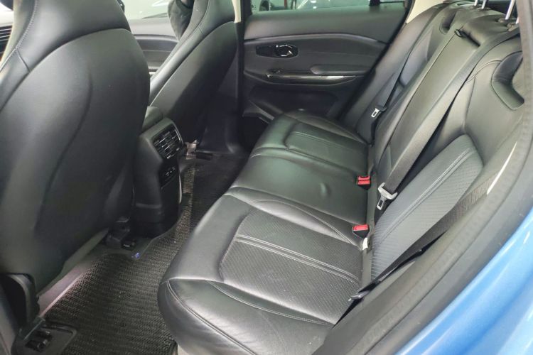 蔚来ES6 2019款 420KM 运动版中控内饰21