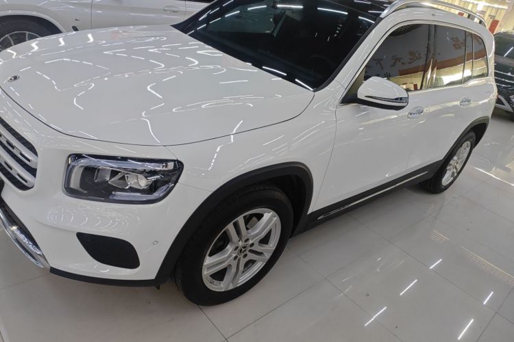 奔驰GLB 2023款 GLB 220 动感型车身外观6003