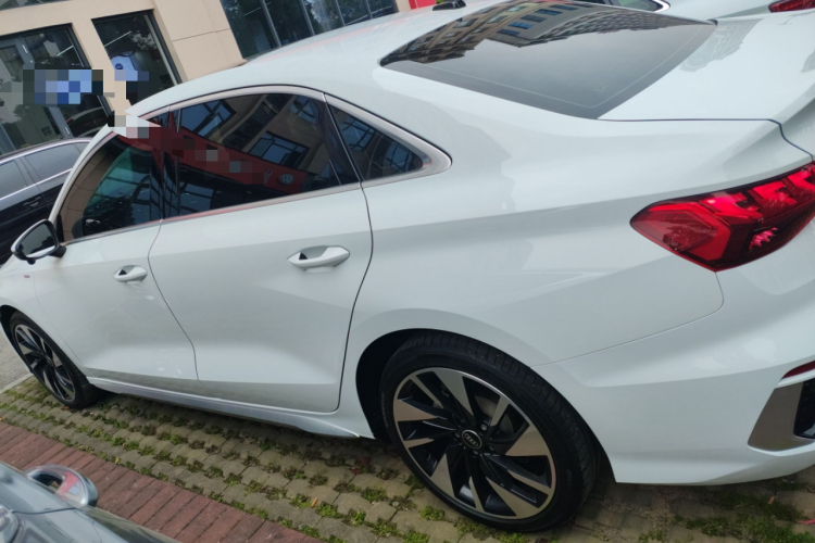 奥迪A3 2023款 改款 A3L Limousine 35 TFSI 时尚运动型车身外观4