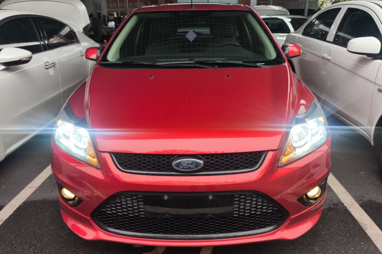 福特 福克斯 2013款 两厢经典 1.8L 手动时尚型车身外观2