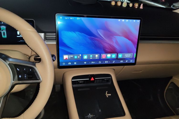 蓝电E5 PLUS 2026款 165km 长续航先享版Ultra 7座中控内饰16