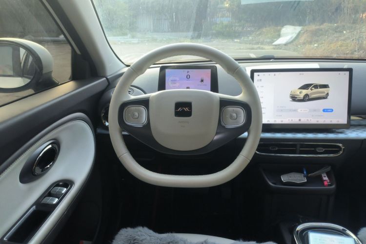 江淮钇为 钇为3 2024款 挚爱版 330km Air中控内饰13