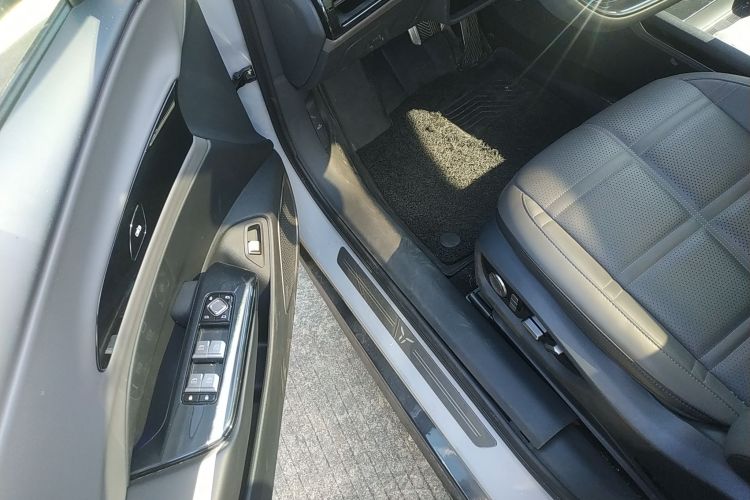 红旗EH7 2024款 690 Pro中控内饰20