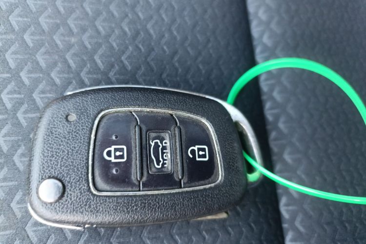 现代 悦纳 2016款 1.4L 手动炫酷版GLS中控内饰7001