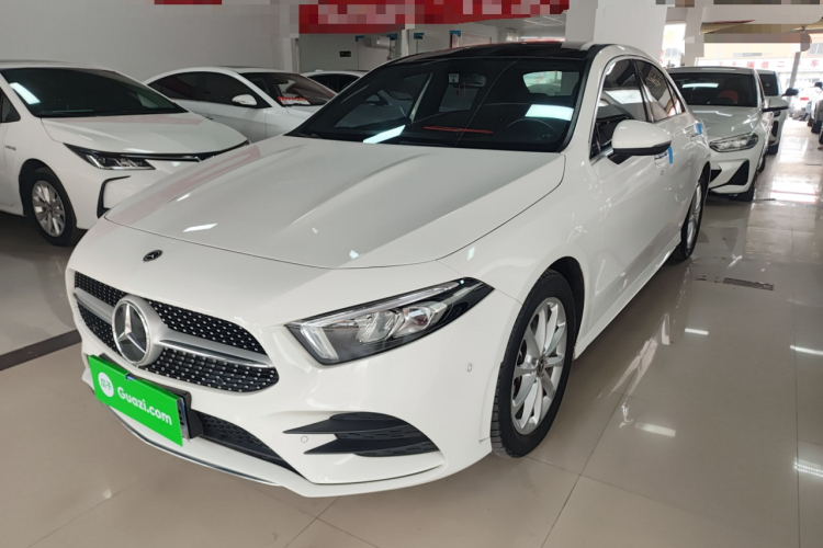 奔驰A级 2021款 A 200 L 运动轿车时尚型车身外观1