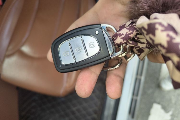 北汽幻速S7 2018款 1.5T 自动尊贵型中控内饰11