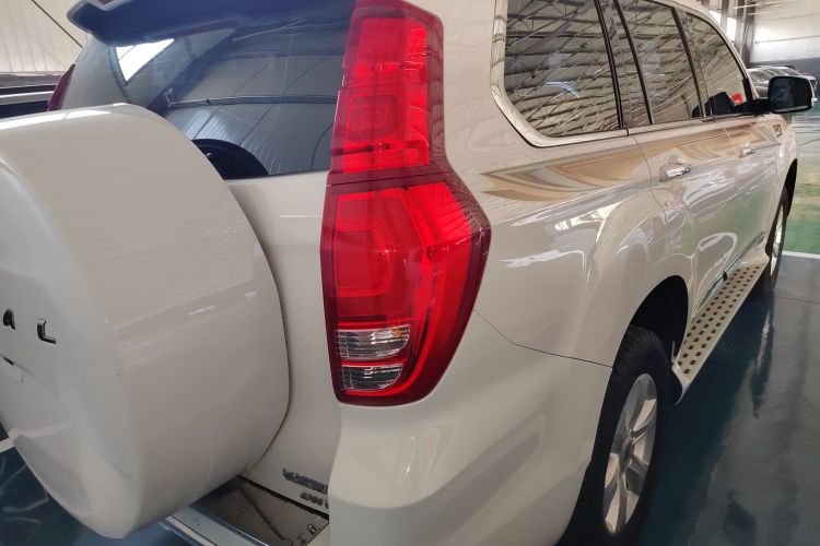 哈弗H9 2016款 2.0T 四驱豪华型 7座车身外观9