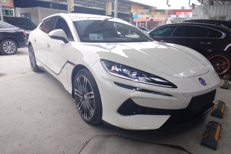 腾势Z9GT 2024款 1100四驱Ultra版车身外观3