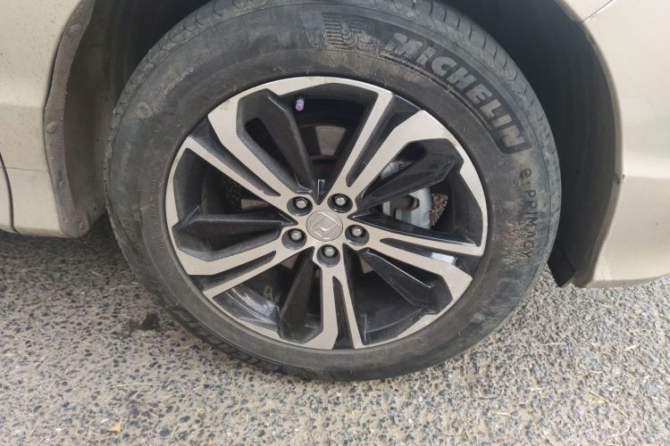 本田UR-V 2017款 370TURBO 四驱尊耀版 国V车身外观6007