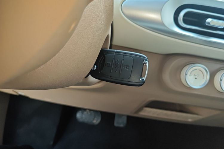 五菱汽车 宏光MINIEV 2025款 四门版 进阶款中控内饰11