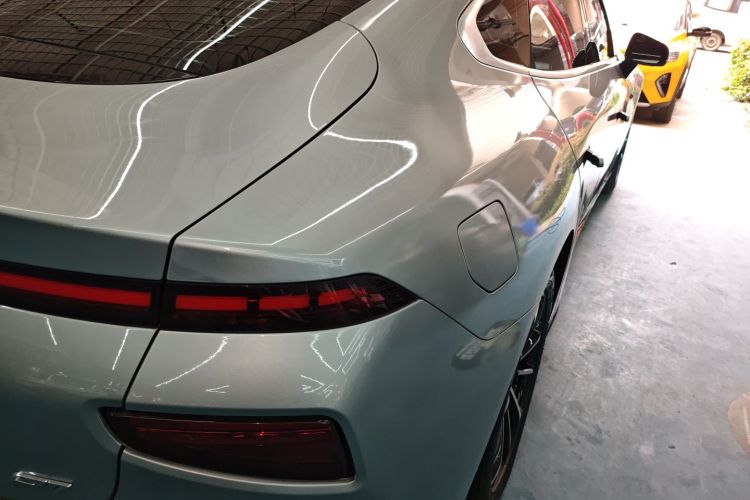 小鹏P7 2022款 480N+车身外观6006