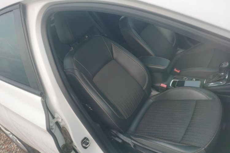 别克 威朗 2016款 两厢 15S 自动领先型局部细节41