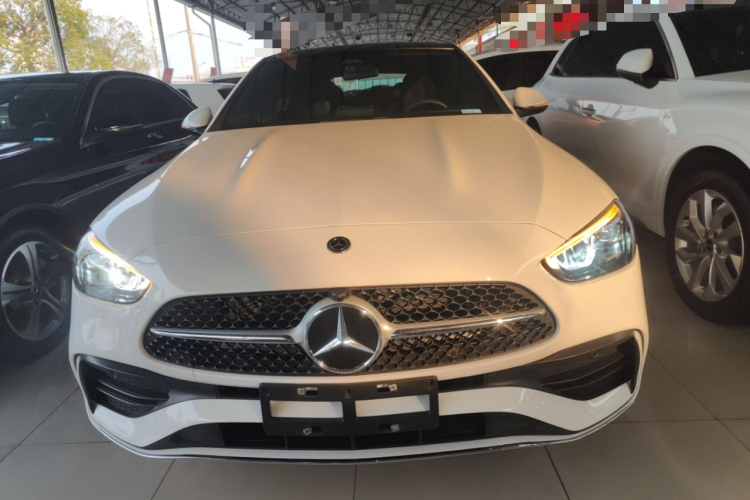 奔驰C级 2022款 C 260 L 运动版车身外观2