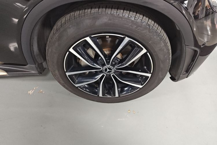 奔驰GLC 2021款 GLC 260 L 4MATIC 豪华型车身外观10