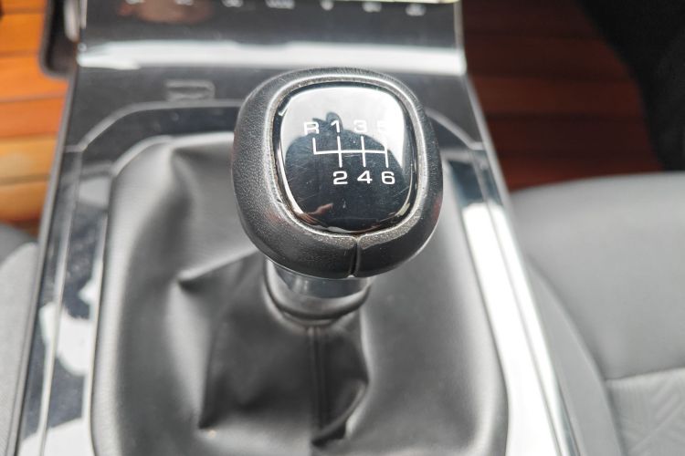 五菱汽车 五菱凯捷 2020款 1.5T 手动精英型中控内饰18