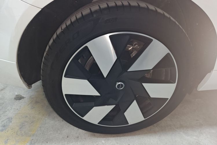 沃尔沃XC60新能源 2024款 T8 插电混动 长续航四驱智雅豪华版车身外观6008