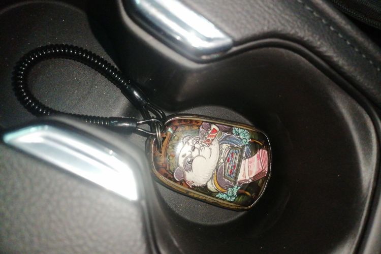 凯迪拉克XT4 2018款 28T 四驱领先运动型中控内饰11