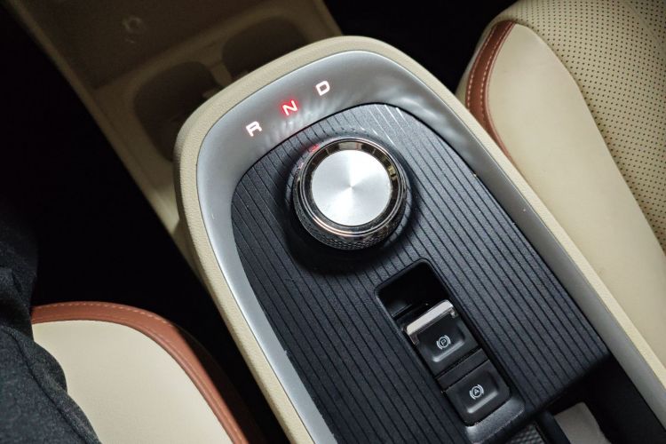 欧拉好猫 2022款 莫兰迪版 400km标准续航 尊贵型 三元锂局部细节18